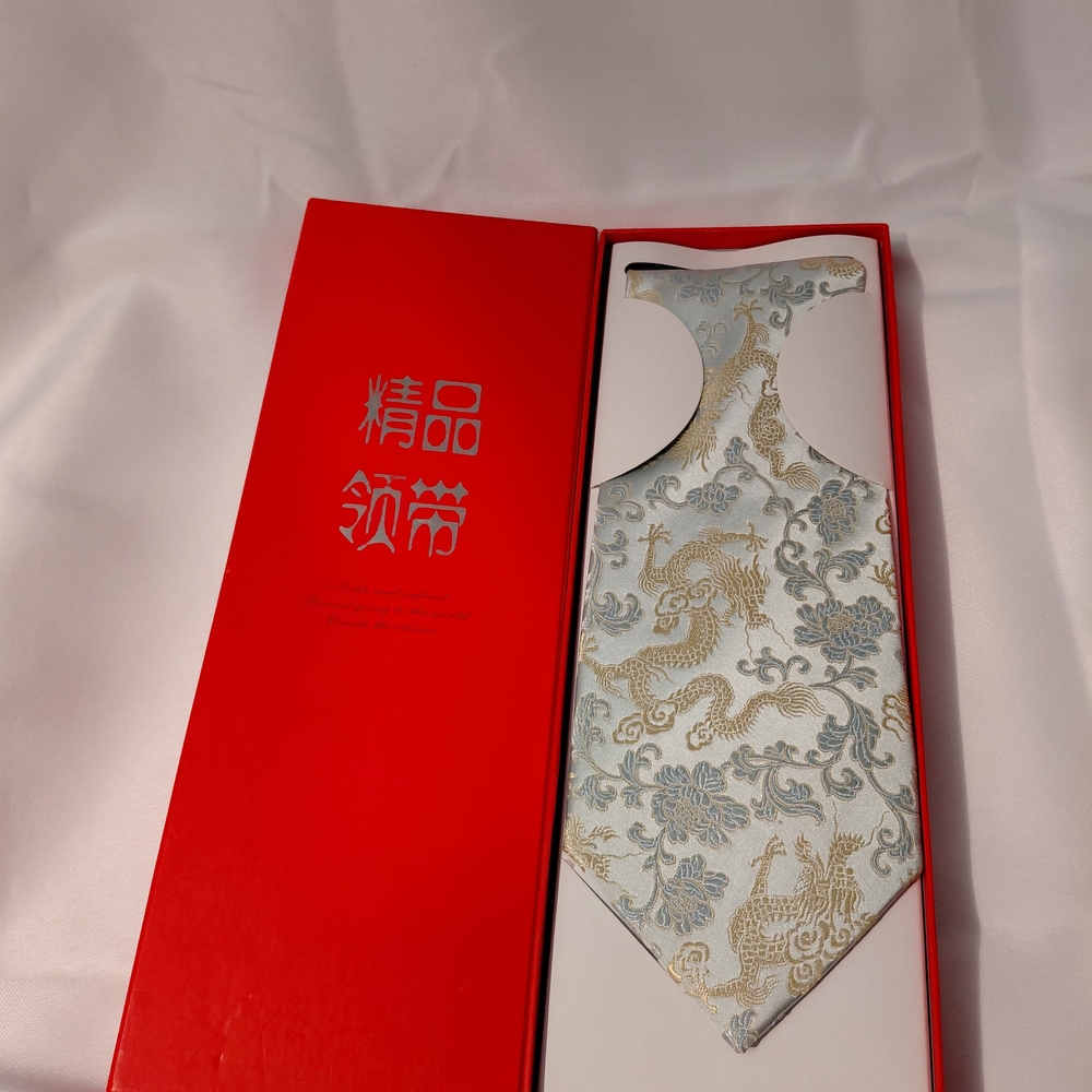 Matchlessman Elegant Blue and Gold Dragon Pattern Tie New with tags.